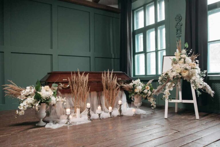 diferencias entre un funeral religioso y funeral civil